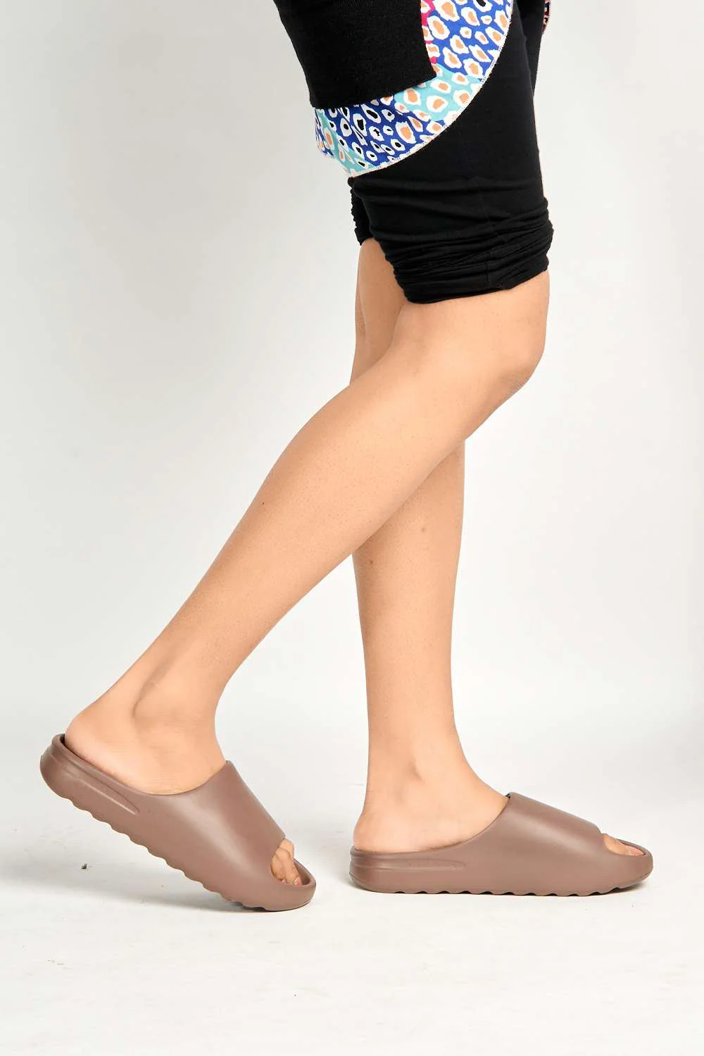 Aneeta Rubber Slider in Chocolate - Image 3