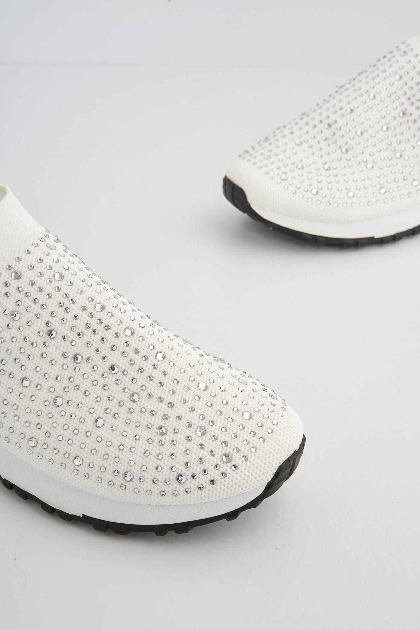 Ari Slip On Trainer in White - Image 5