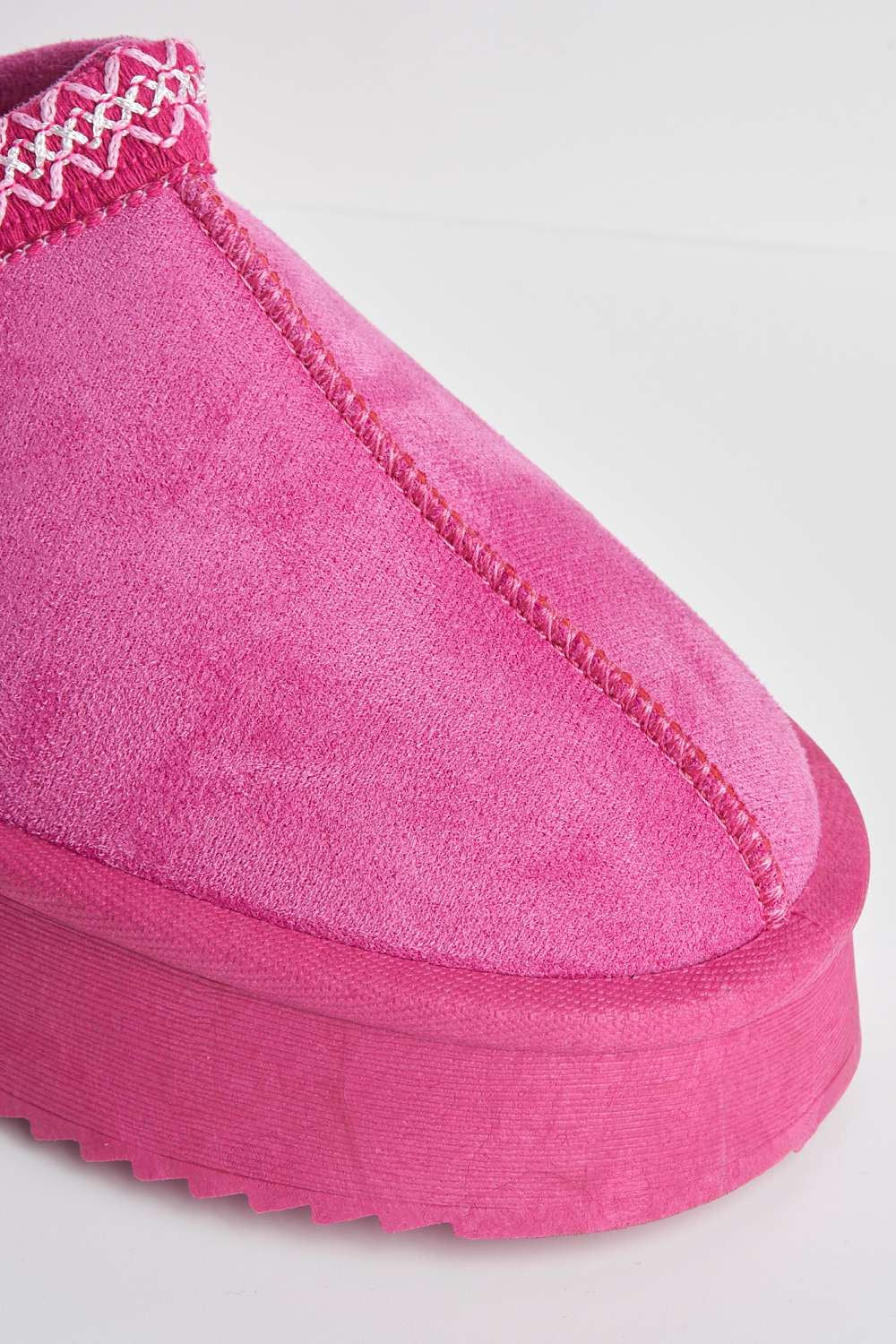Astri Faux Fur Lining Knit Pattern Detail Flatform Slippers in Fuchsia - Image 6