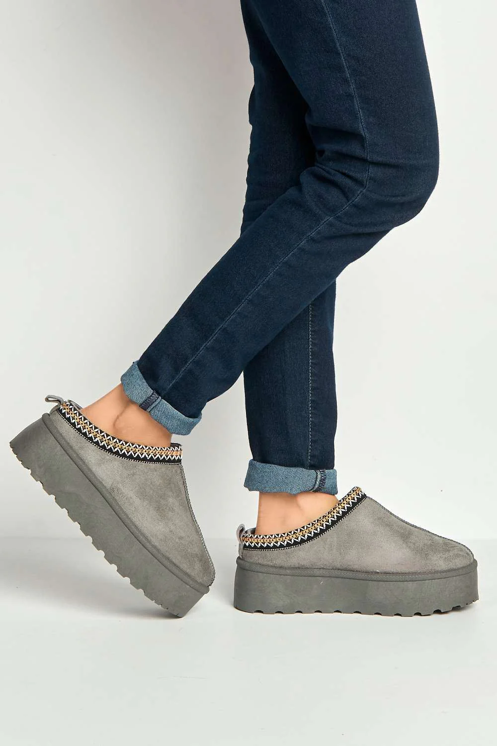 Astri Faux Fur Lining Knit Pattern Detail Flatform Slippers in Grey - Image 2