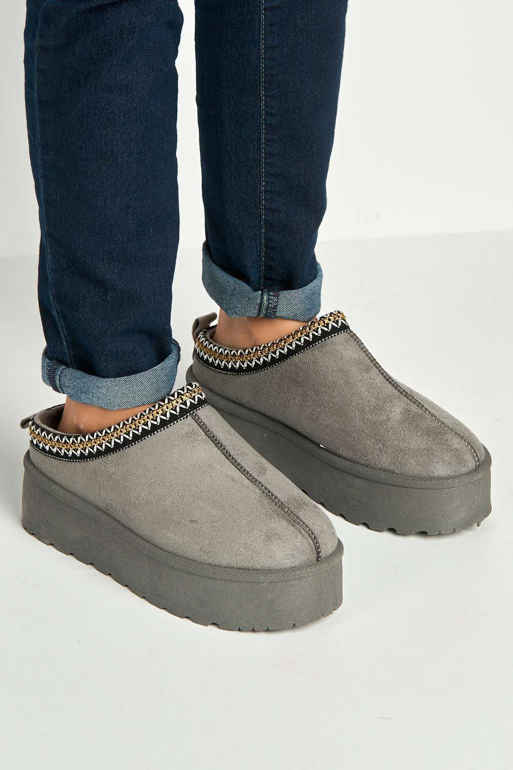 Astri Faux Fur Lining Knit Pattern Detail Flatform Slippers in Grey - Image 3