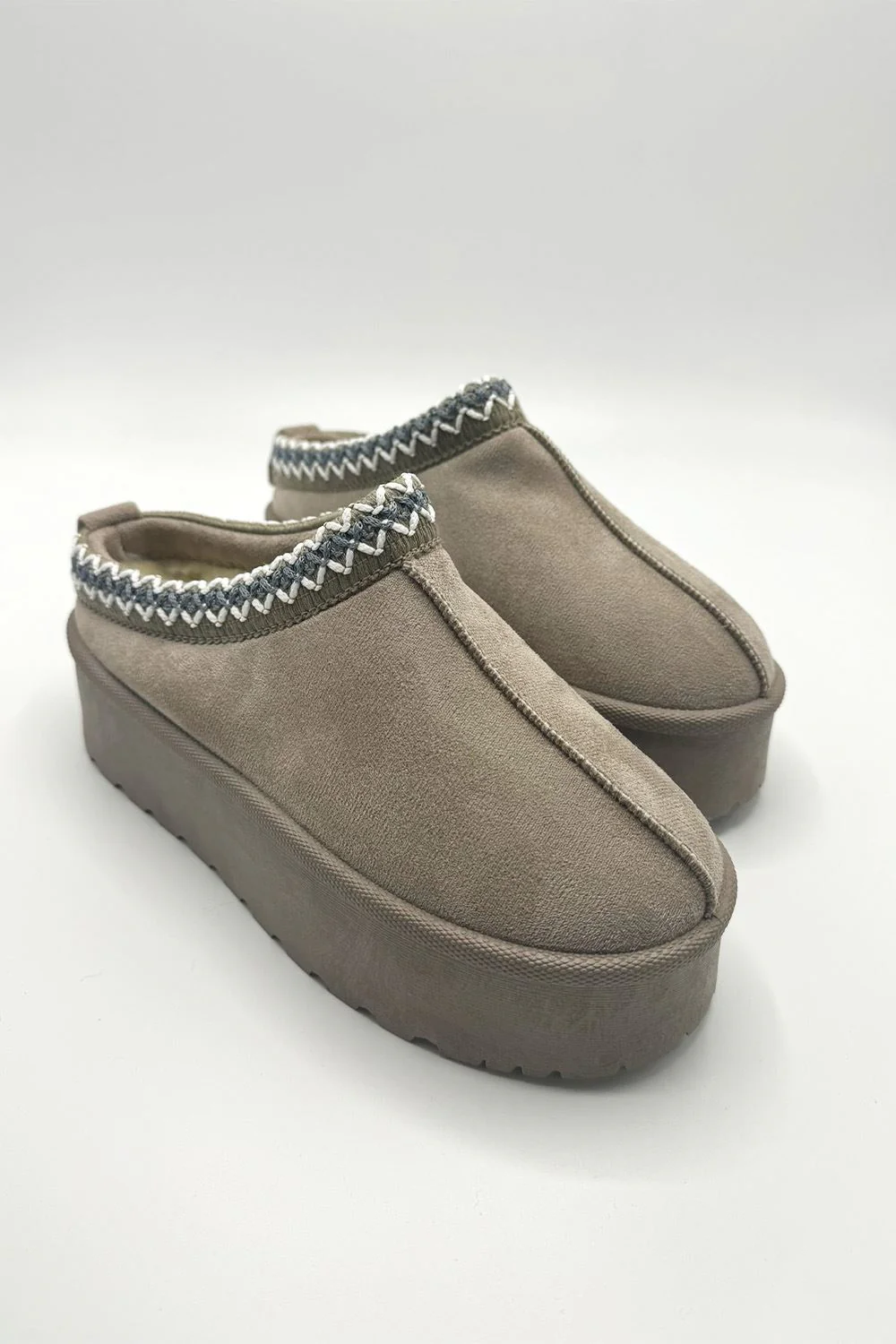 Astri Faux Fur Lining Knit Pattern Detail Flatform Slippers in Mushroom - Image 3
