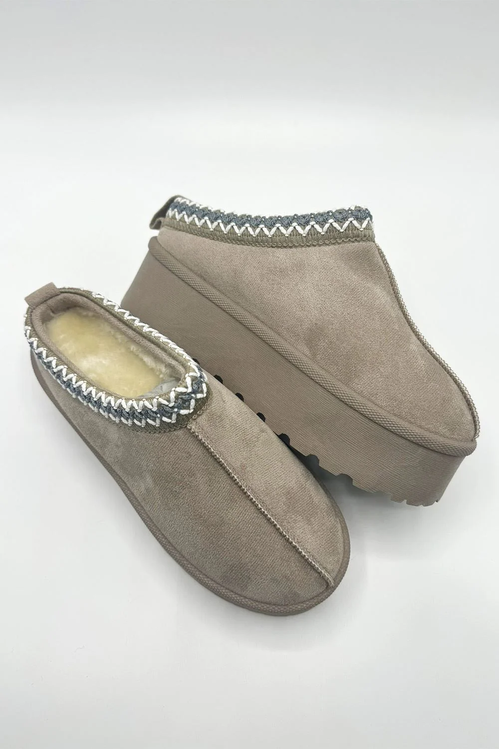 Astri Faux Fur Lining Knit Pattern Detail Flatform Slippers in Mushroom - Image 4