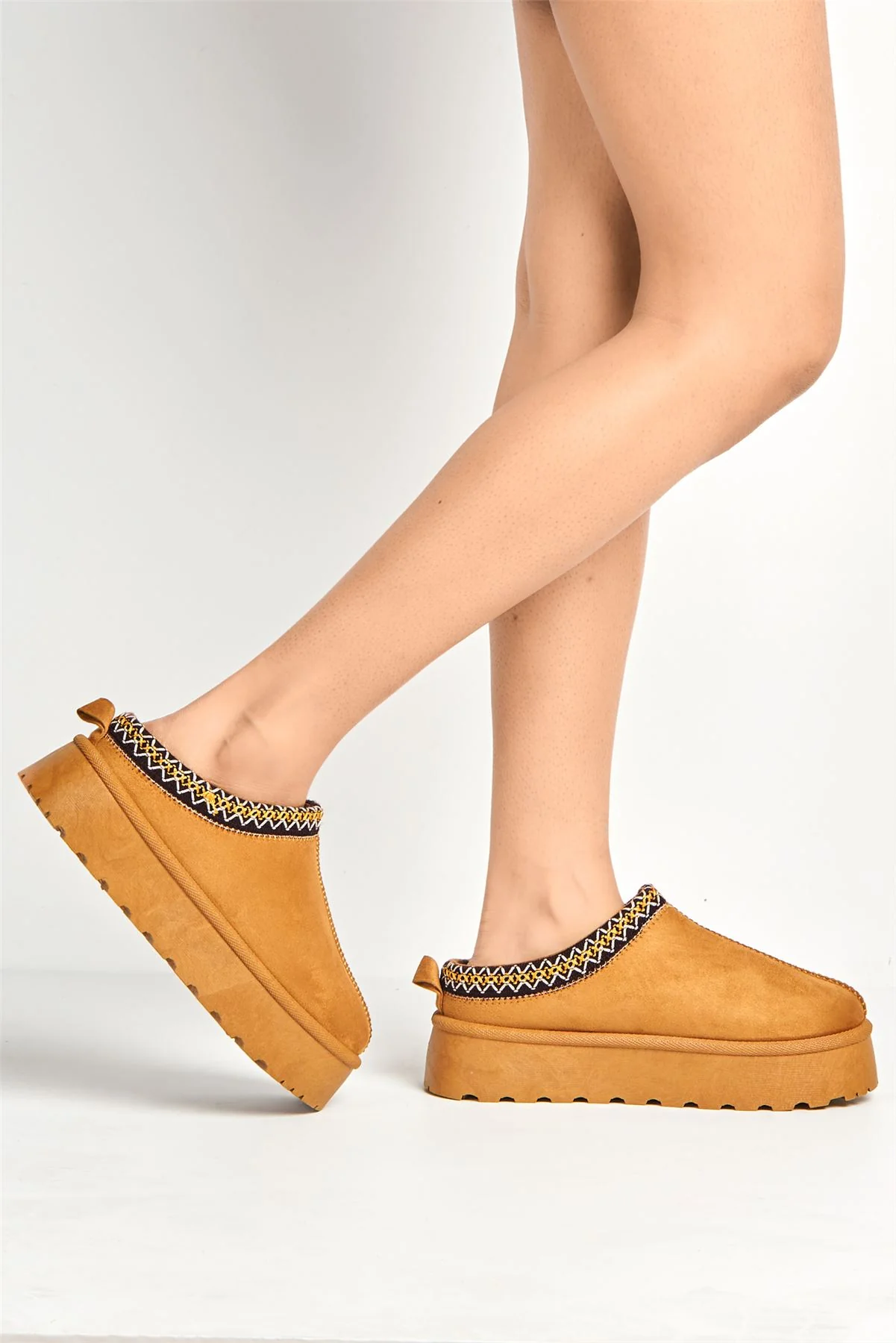 Astri Faux Fur Lining Knit Pattern Detail Flatform Slippers in Tan - Image 3