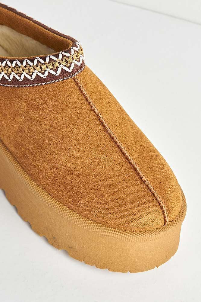 Astria Faux Fur Lining Knit Pattern Detail Flatform Slippers in Camel - Image 5