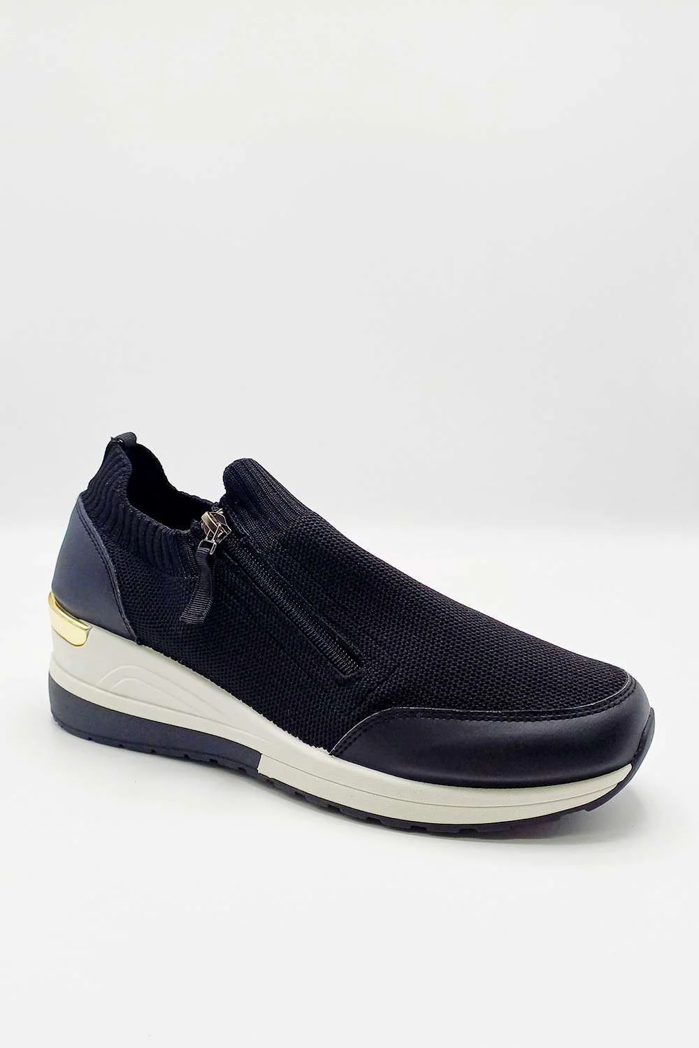 Axel Slip On Side Zip Trainers in Black - Image 3