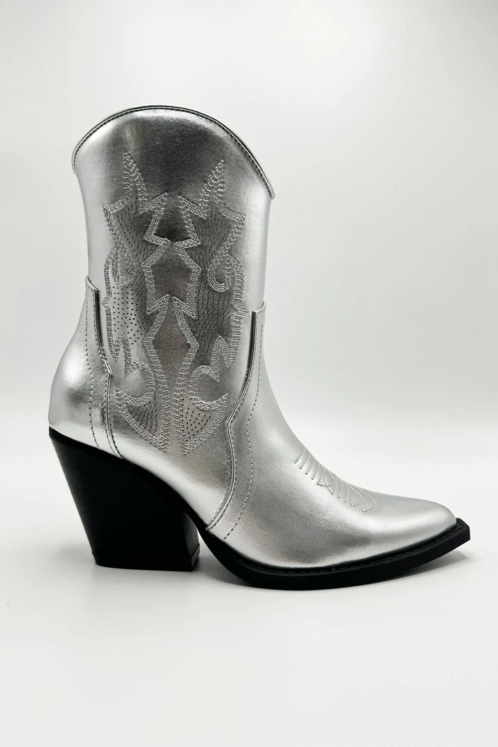 Bromley Detail Western Boots in Silver - Image 2