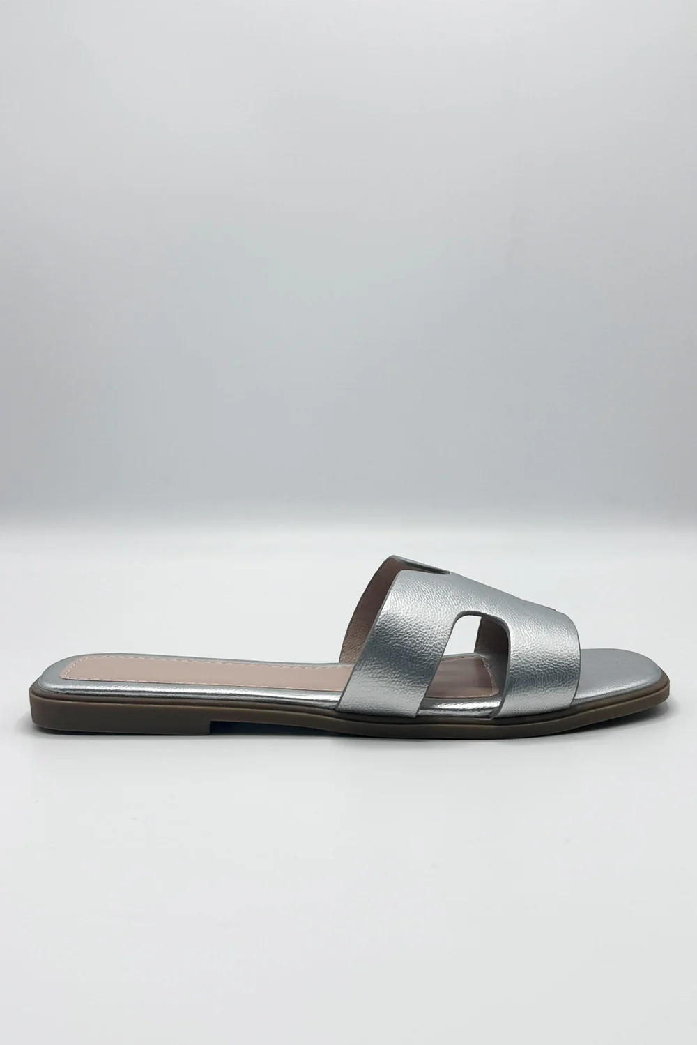 California Faux Leather Open Toe Flat Slider in Silver - Image 4