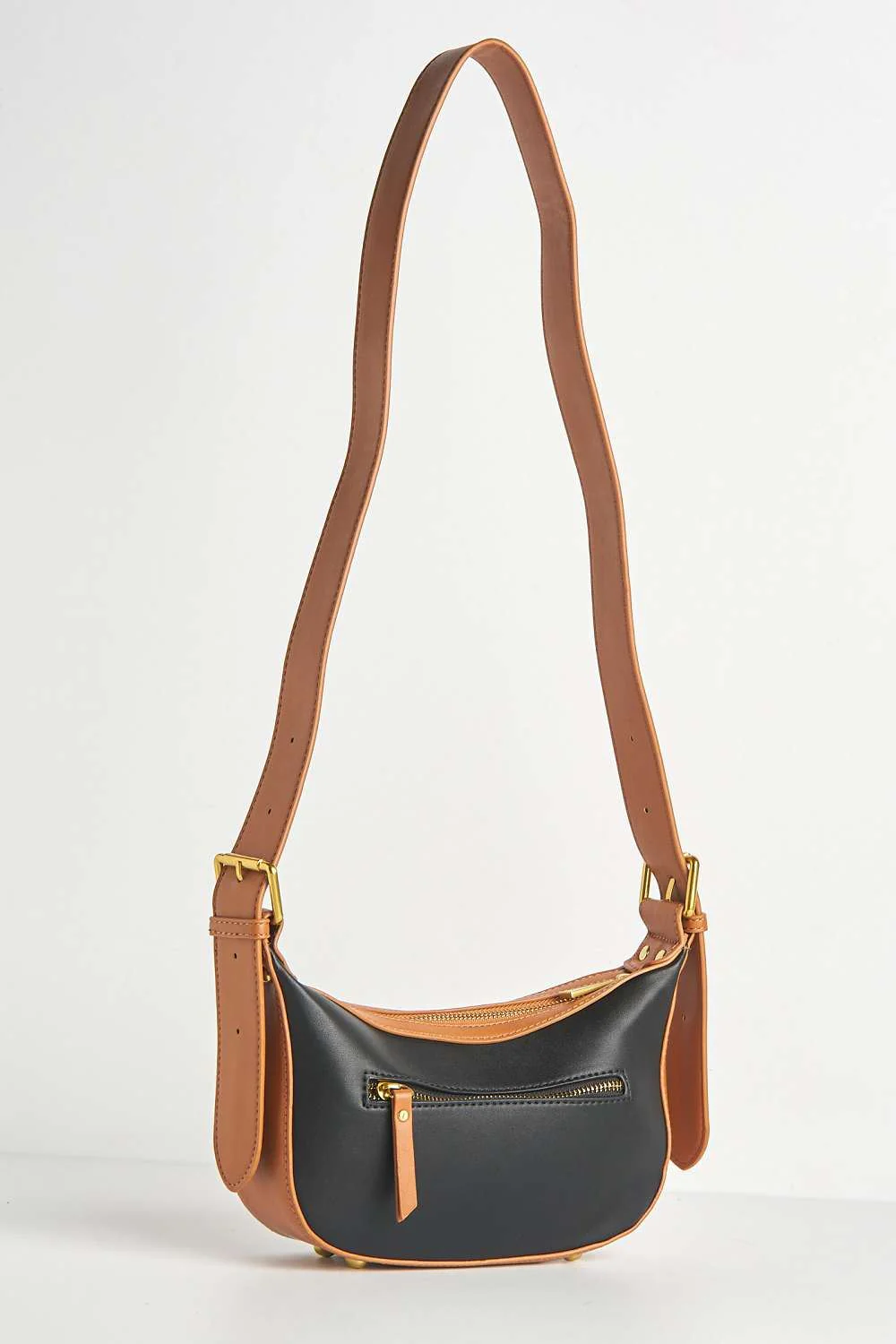 Cinna Horsebit Detail Cross Body Bag in Black - Image 5