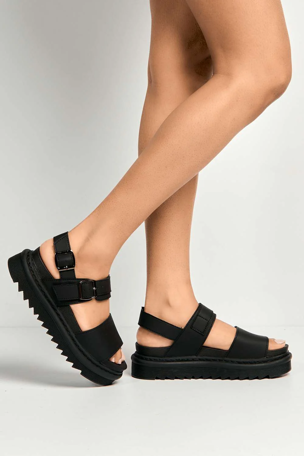 Cirra Anklestrap Flatform Sandals in Black Matt
