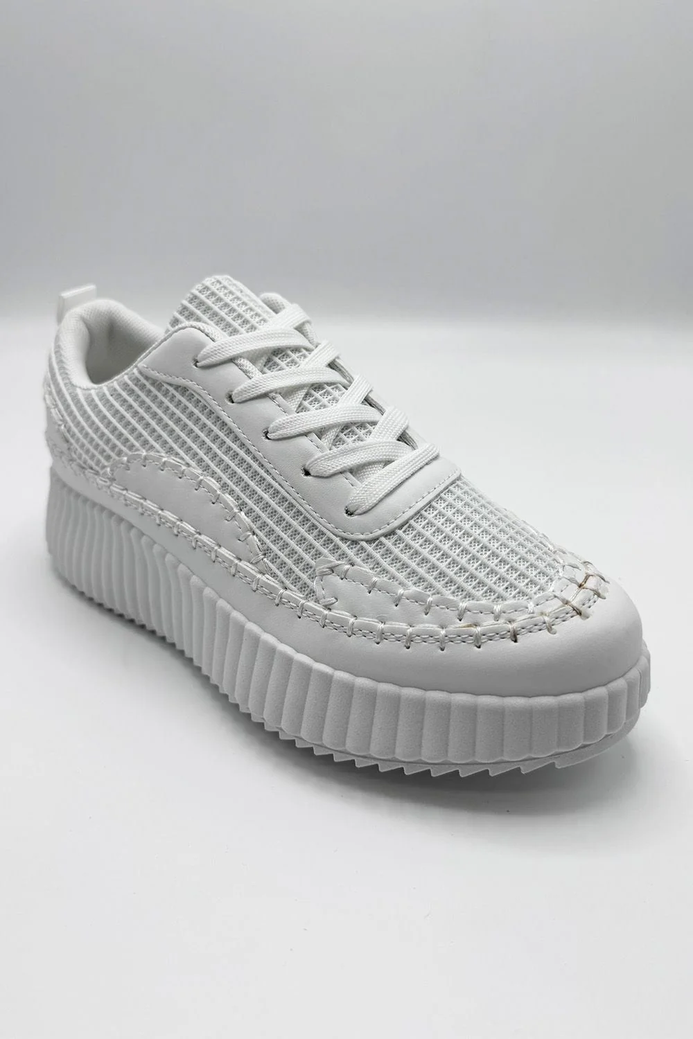 Claudette Patch Detail Lace Up Trainers in White - Image 3