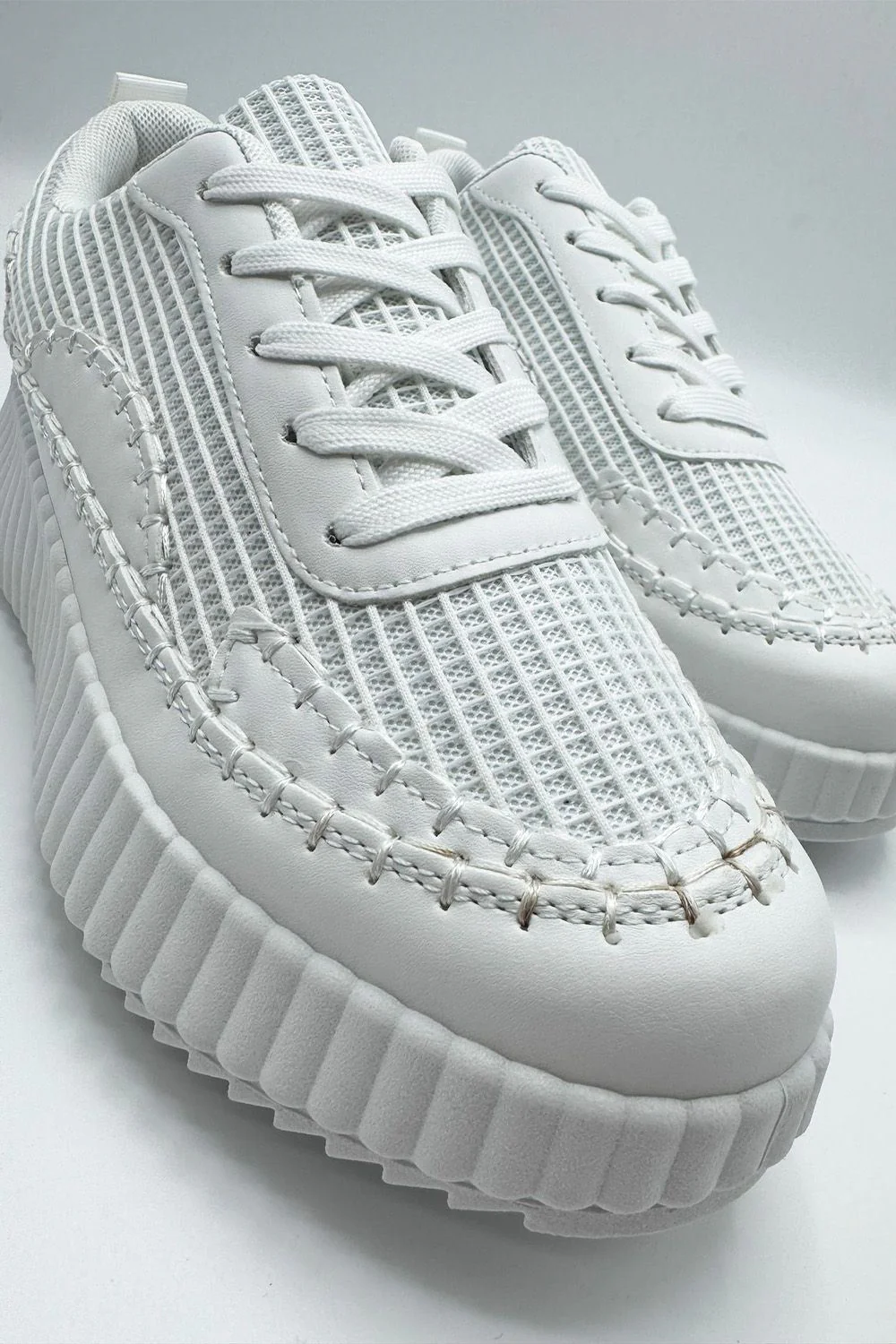 Claudette Patch Detail Lace Up Trainers in White - Image 4