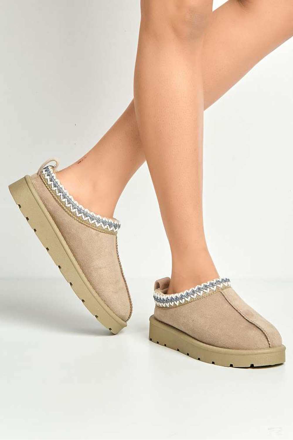 Sigrid Embroidered Faux Fur Lining Slippers in Mushroom - Image 3