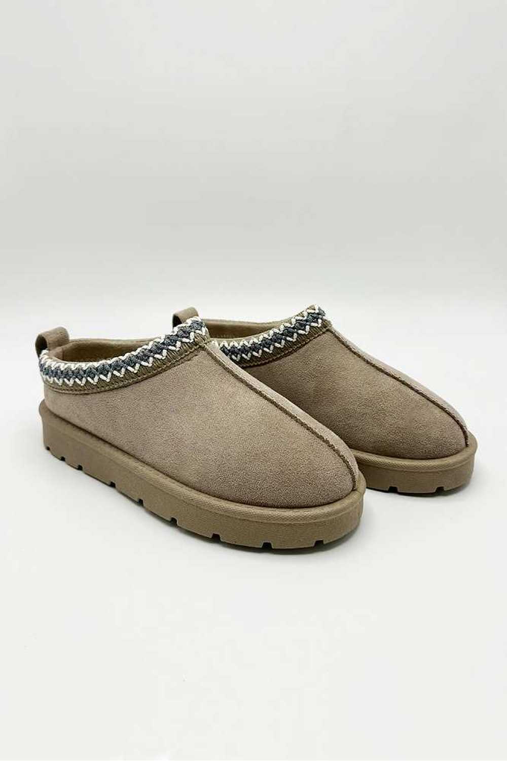 Sigrid Embroidered Faux Fur Lining Slippers in Mushroom - Image 4