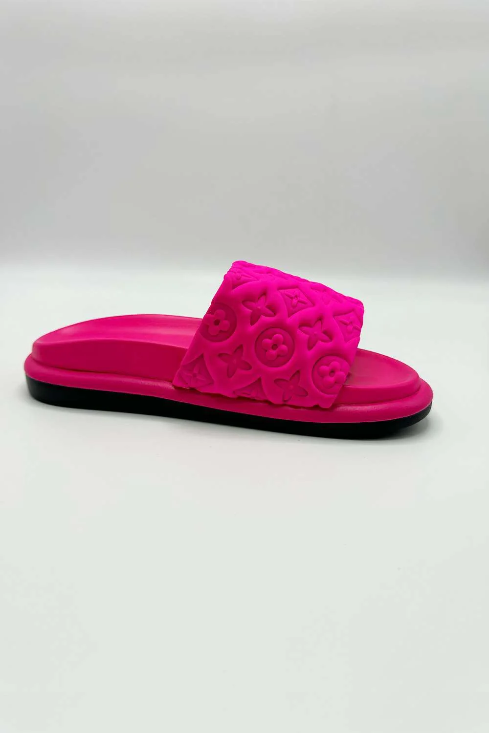 Cornie Patterned Band Sliders in Fuchsia - Image 3