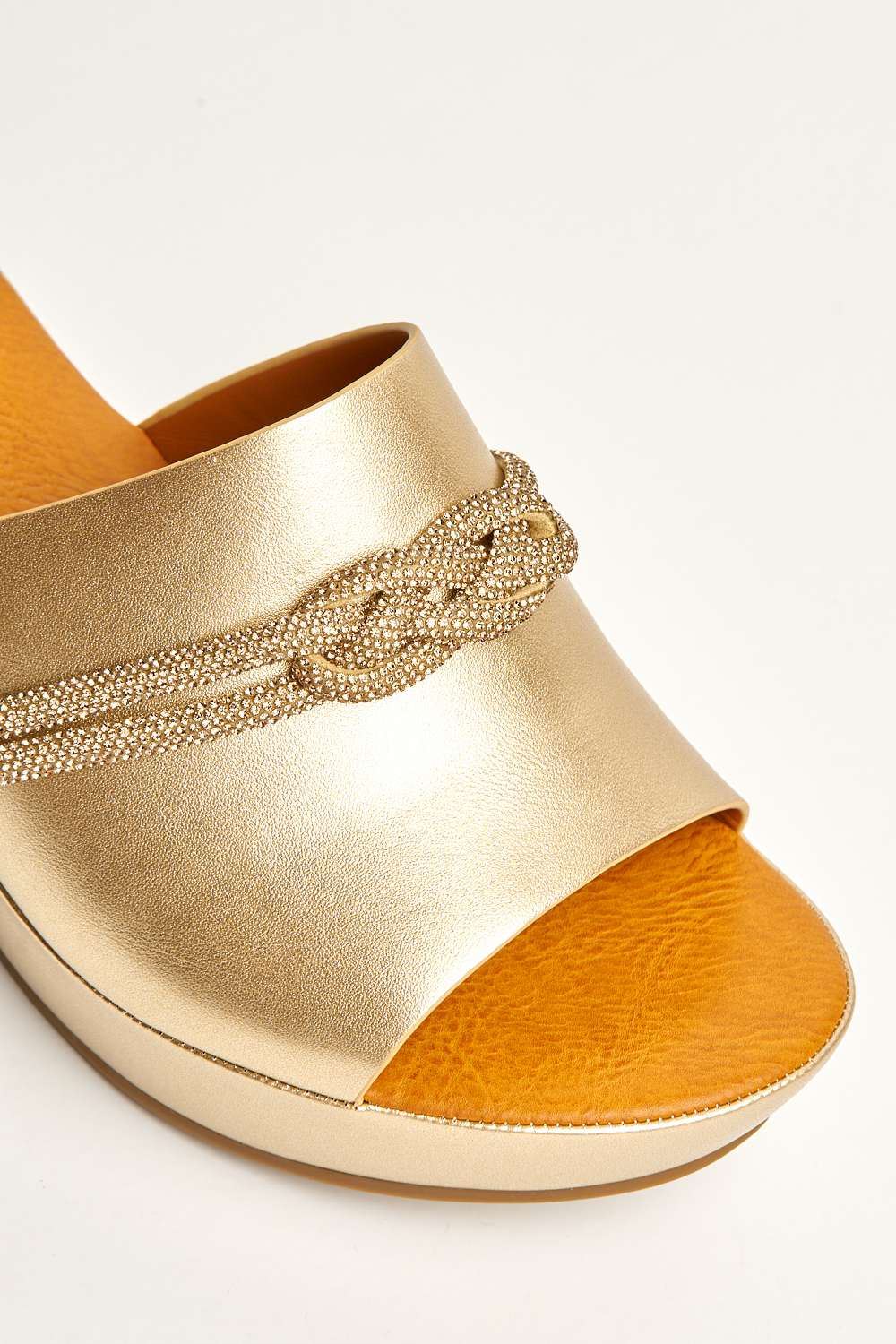 Cove Diamante Bow Large Band Wedge in Gold - Image 6