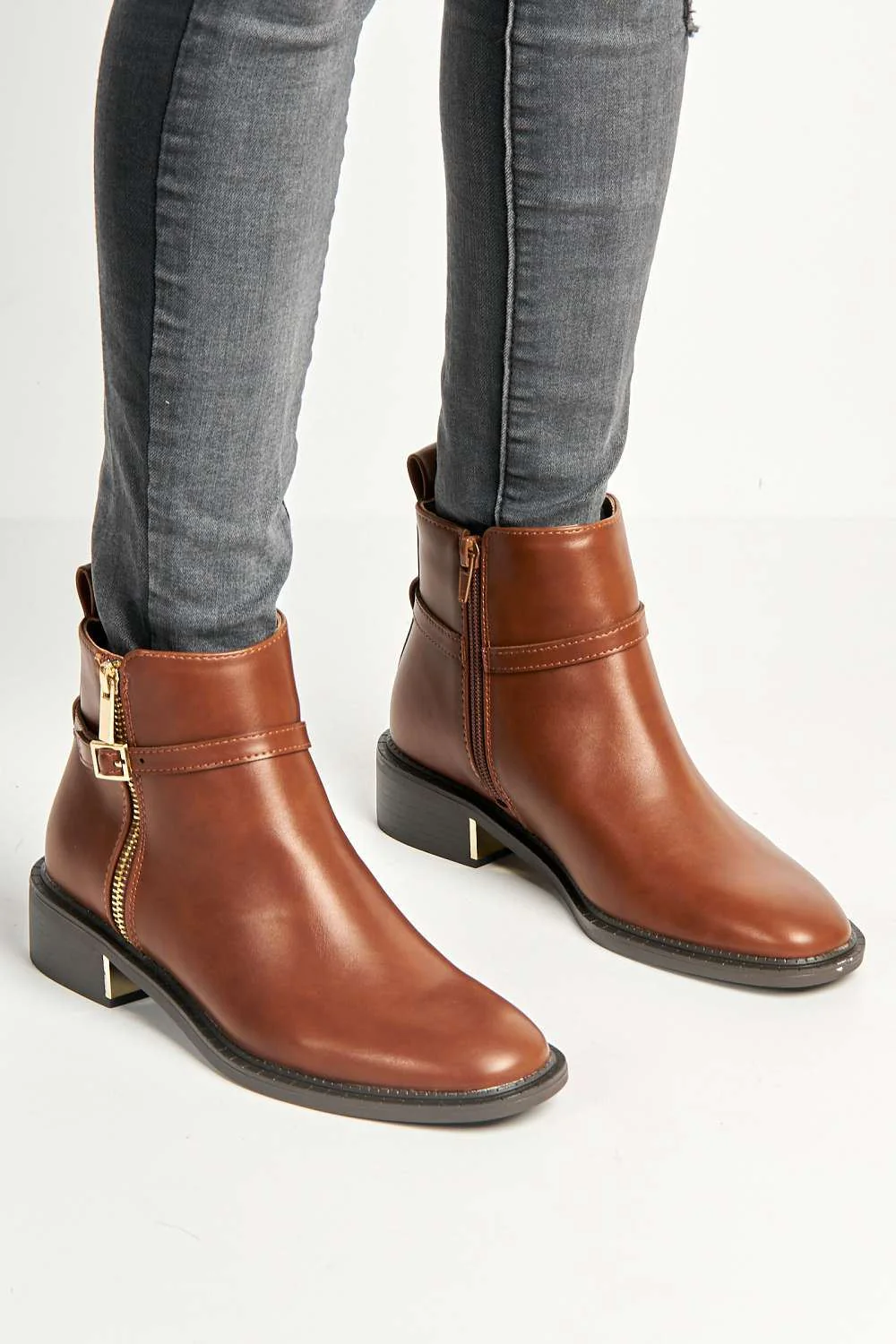 Dalla Buckle Detail Zip Ankle Chelsea Boots in Tan Matt