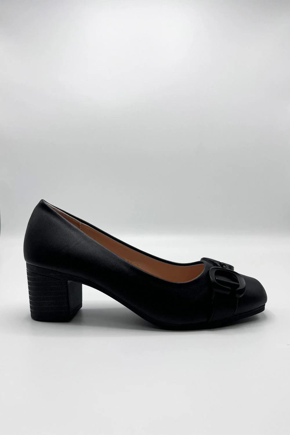 Danu Chain Link Detail Block Heel Court Shoes in Black - Image 3