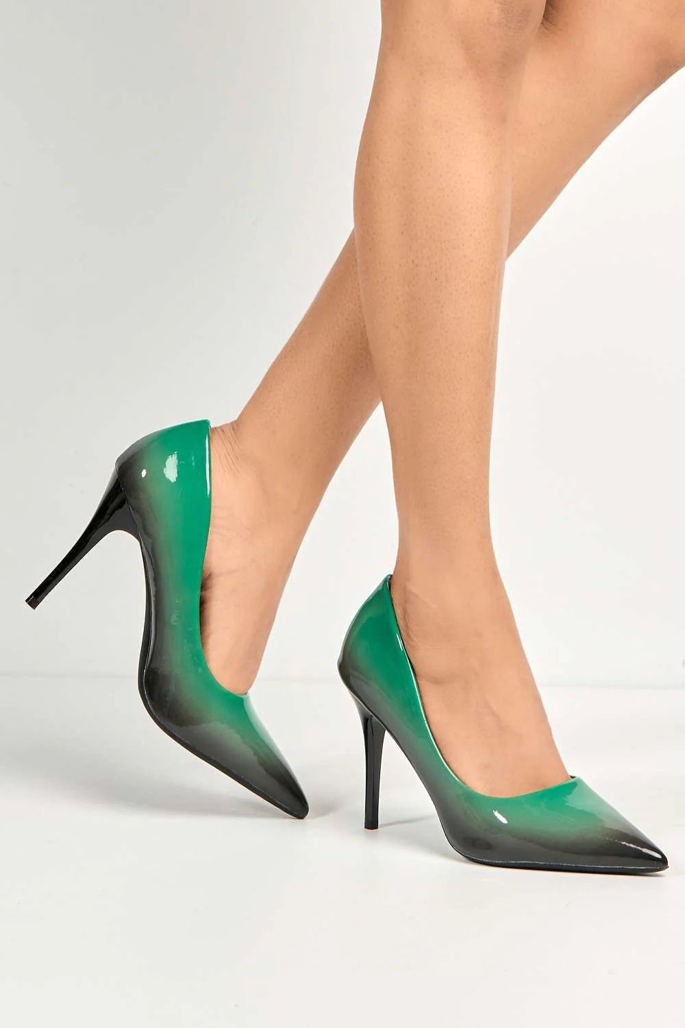 Dua Two Tone Pointed Toe Court Shoes in Green