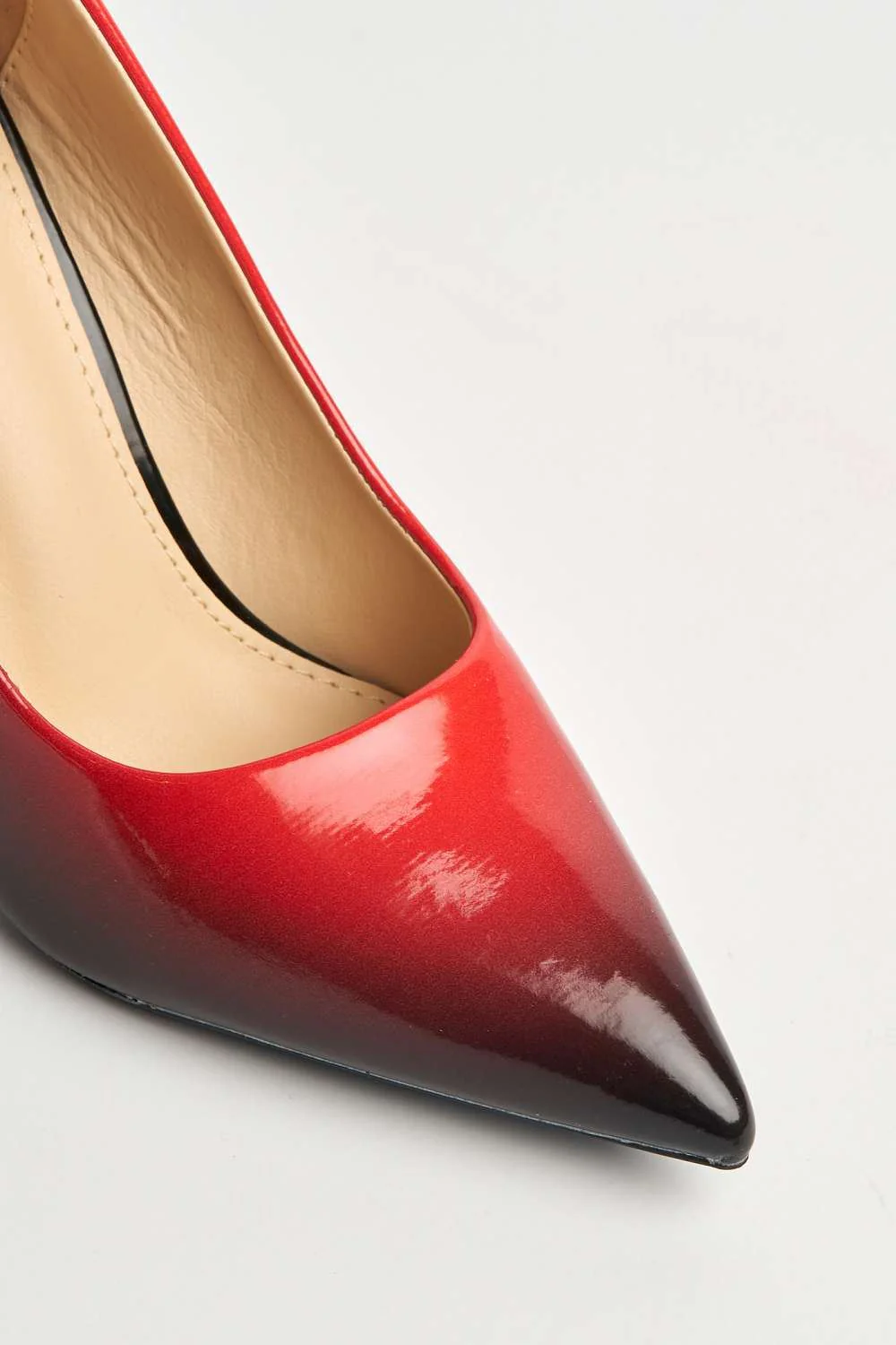 Dua Two Tone Pointed Toe Court Shoes in Red - Image 6