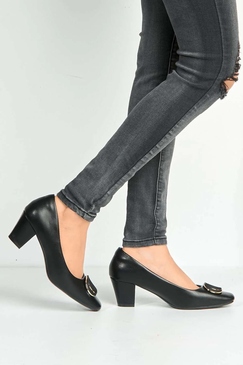Eddy Brooch Detail Block Heel Court Shoes in Black - Image 3