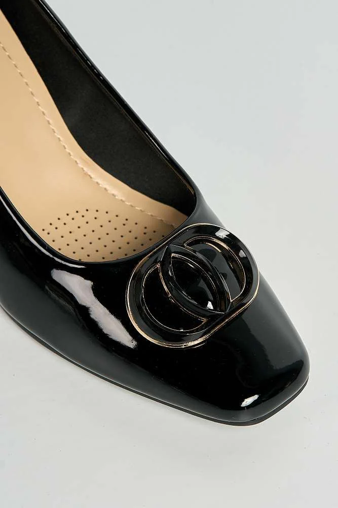 Eddy Brooch Detail Block Heel Court Shoes in Black Patent - Image 5