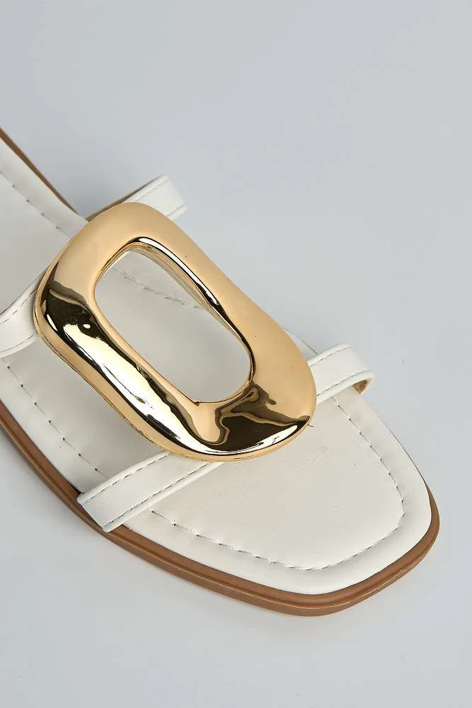 Elikai Gold Detail Brooch Flat Sliders in White - Image 5