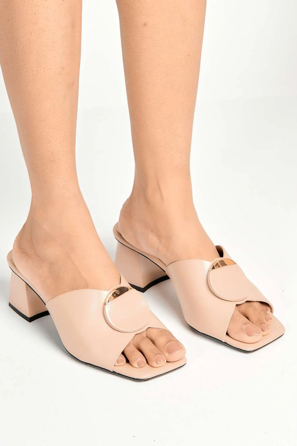 Elizabeth Gold Trim Circle Band Mule in Nude - Image 2