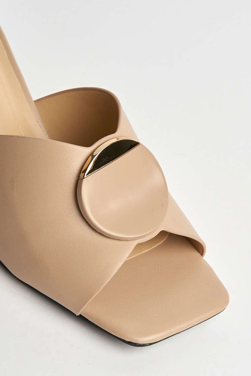 Elizabeth Gold Trim Circle Band Mule in Nude - Image 6