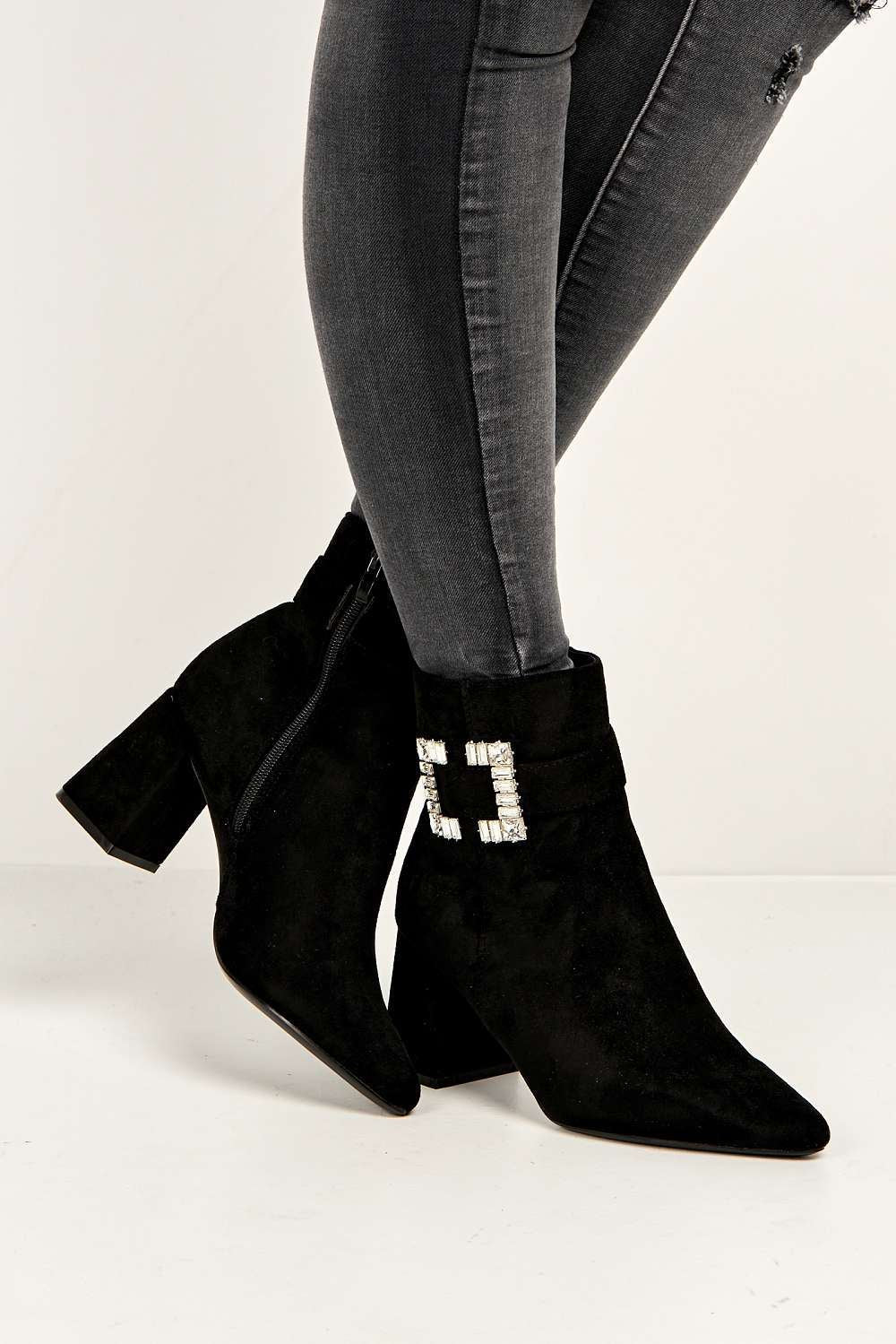 Elizahne Diamante Brooch Detail Pointed Toe Block Heel Boots in Black - Image 3
