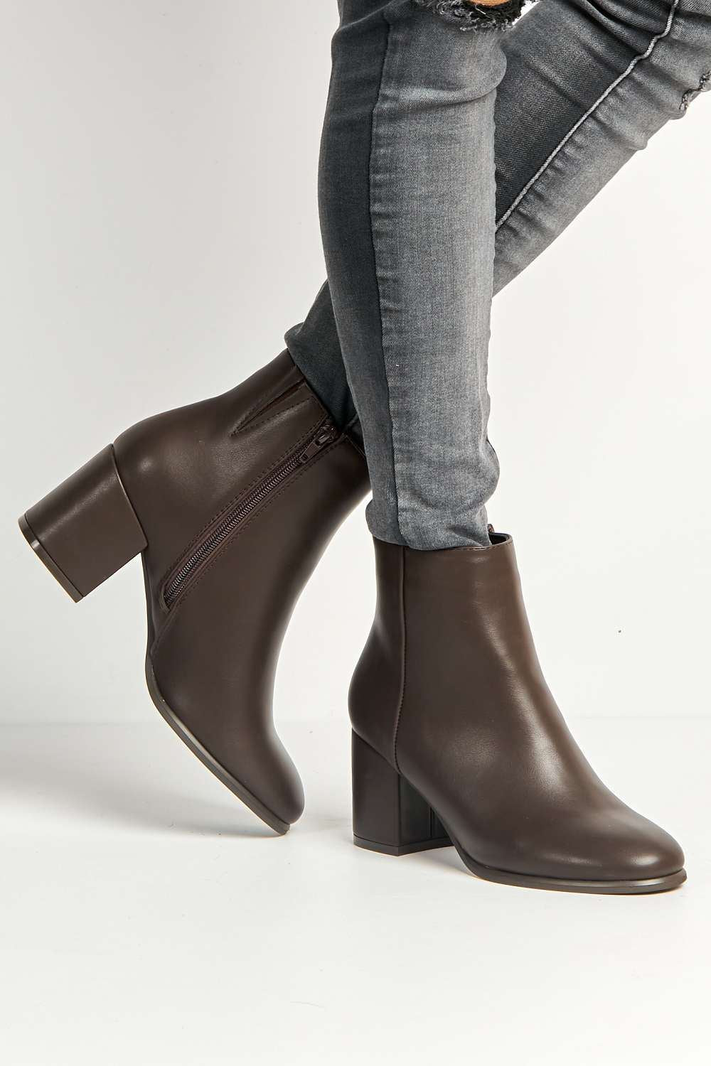 Elsha Block Heel Ankle Chelsea Boots in Chocolate - Image 2