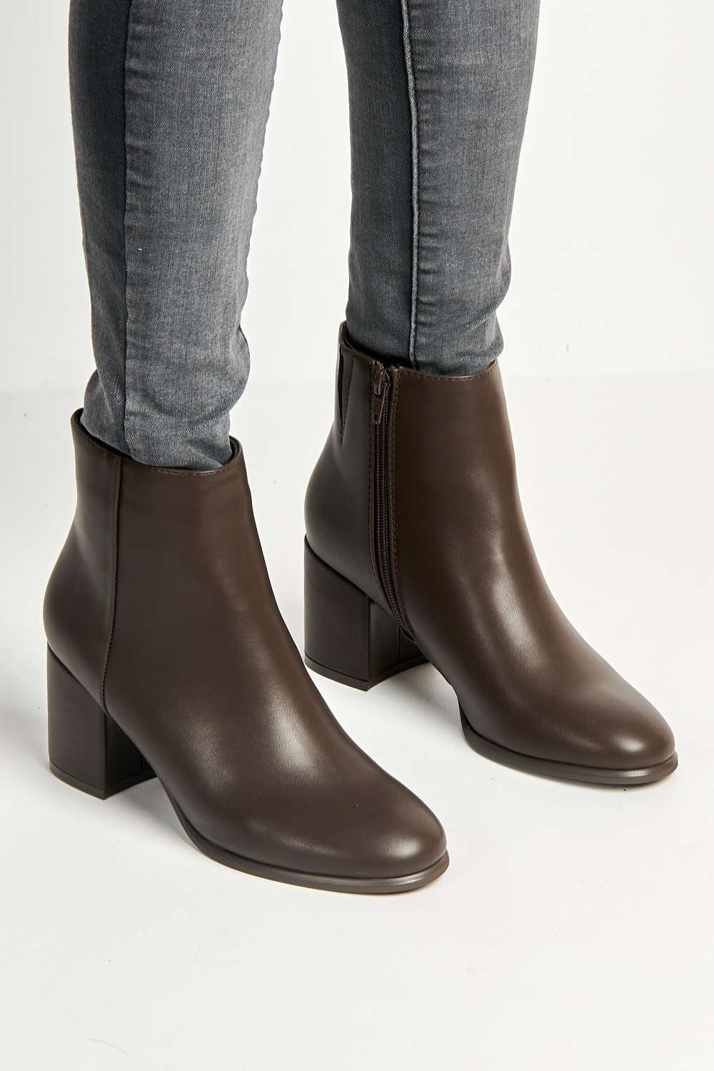 Elsha Block Heel Ankle Chelsea Boots in Chocolate - Image 3