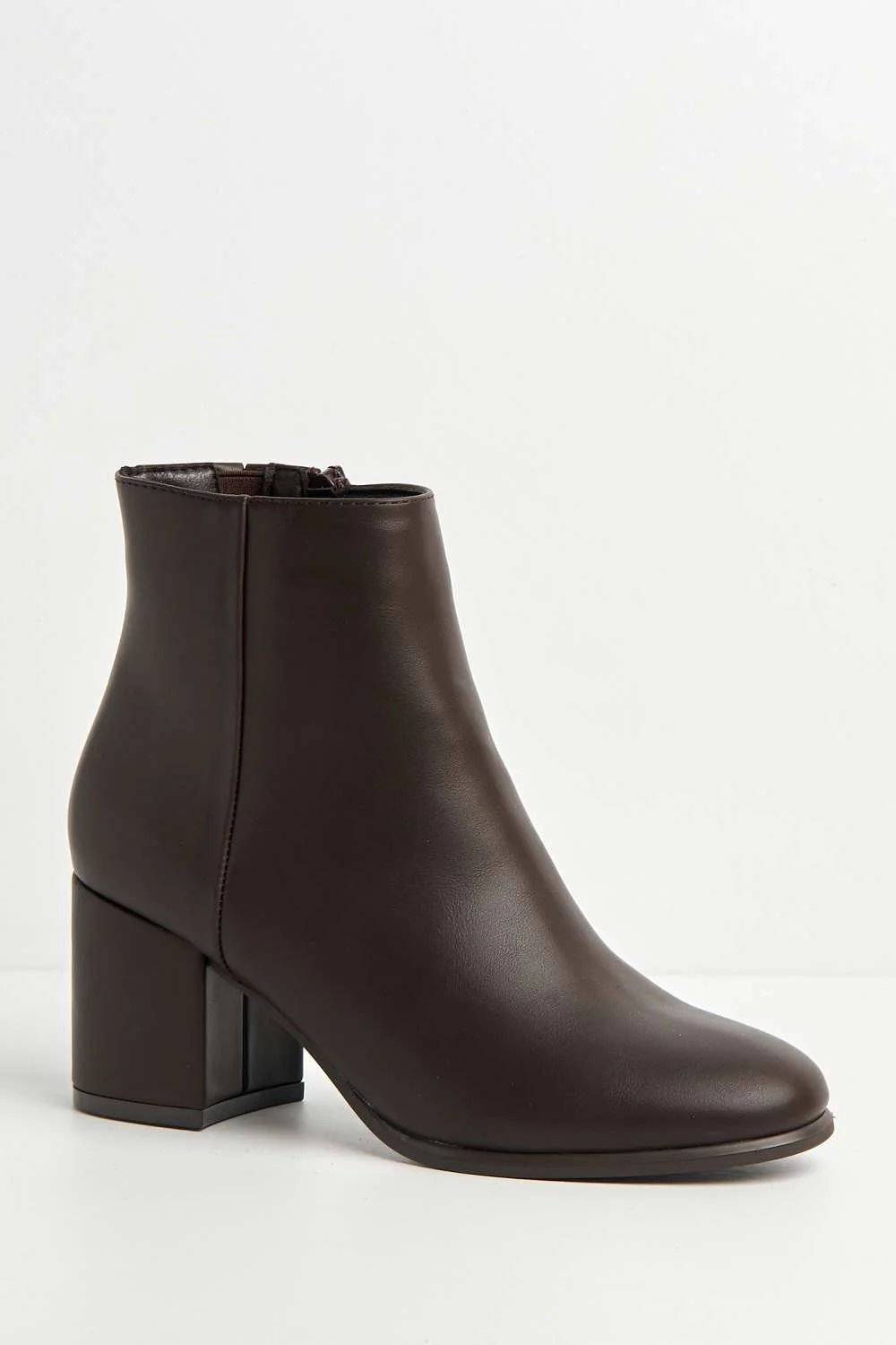 Elsha Block Heel Ankle Chelsea Boots in Chocolate - Image 4