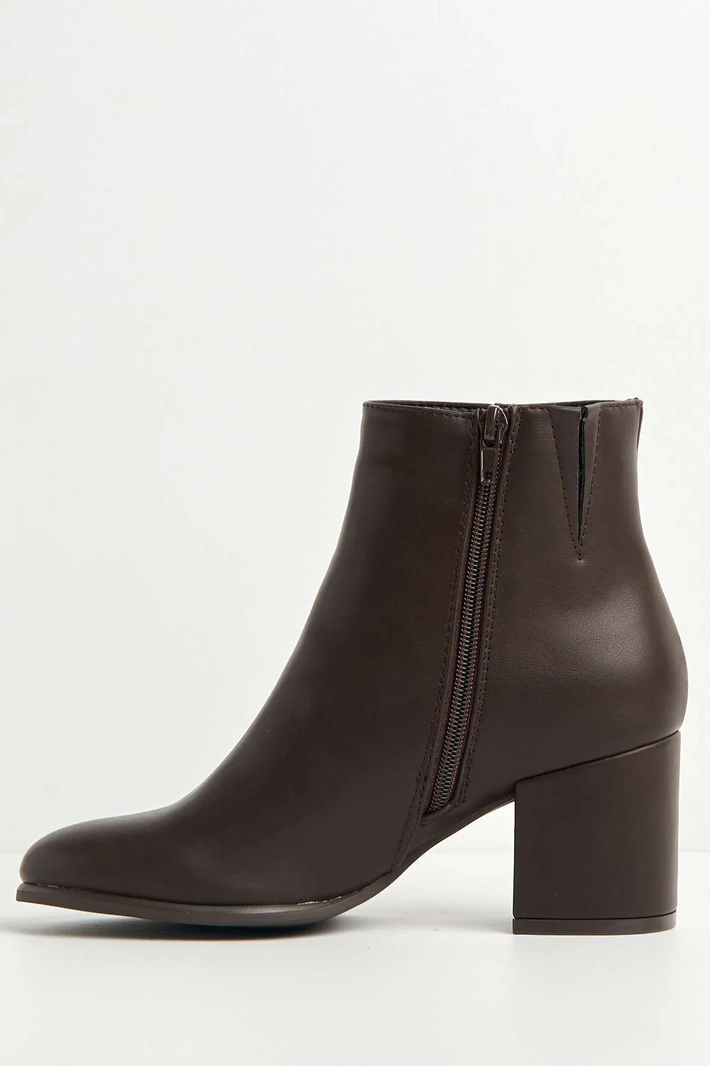 Elsha Block Heel Ankle Chelsea Boots in Chocolate - Image 6