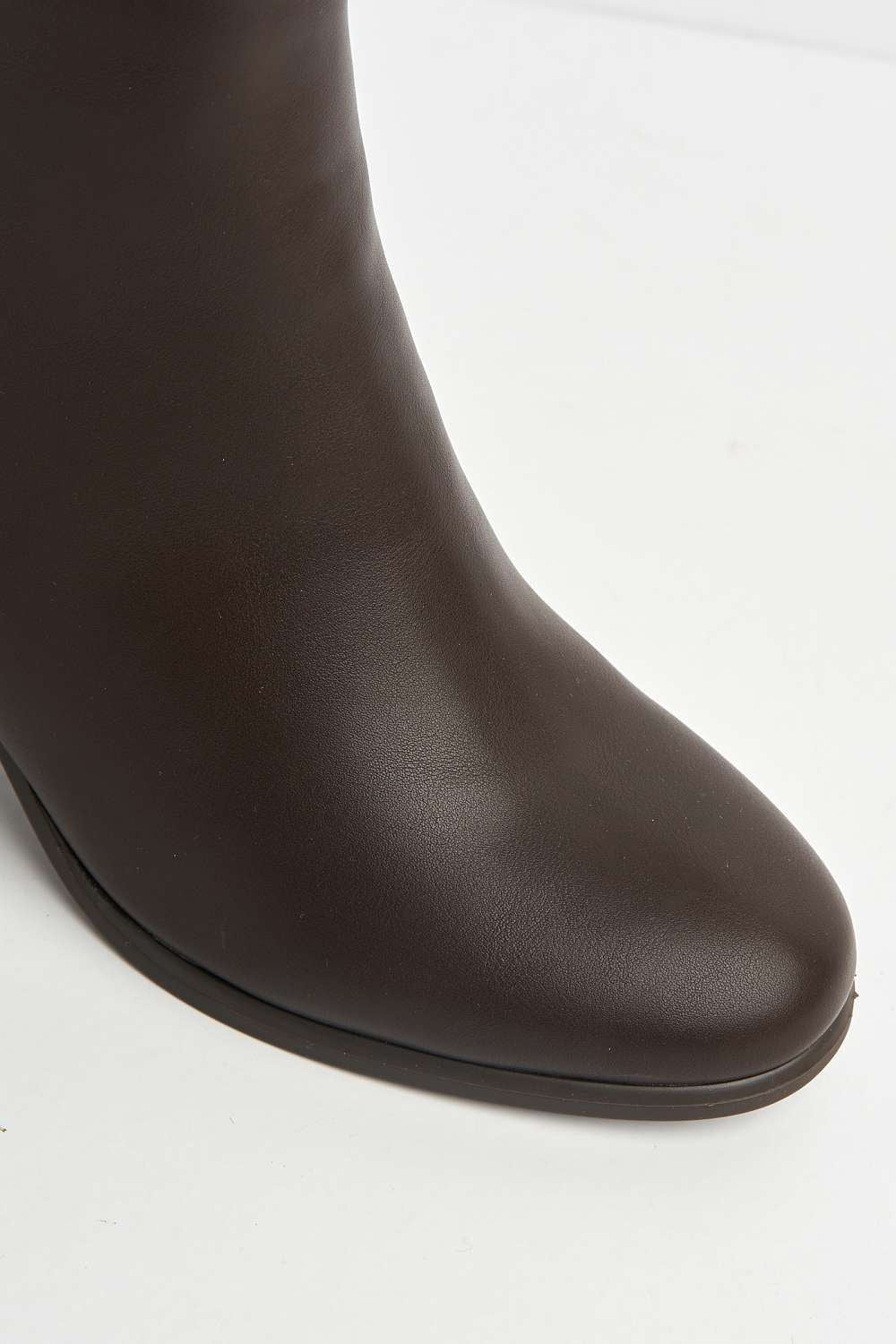 Elsha Block Heel Ankle Chelsea Boots in Chocolate - Image 7