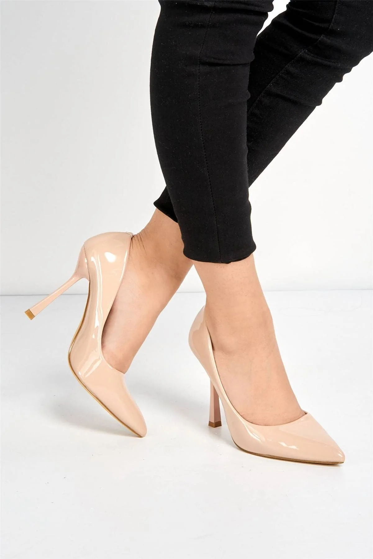 Gina Spool Heel Court Shoes in Nude Patent - Image 3