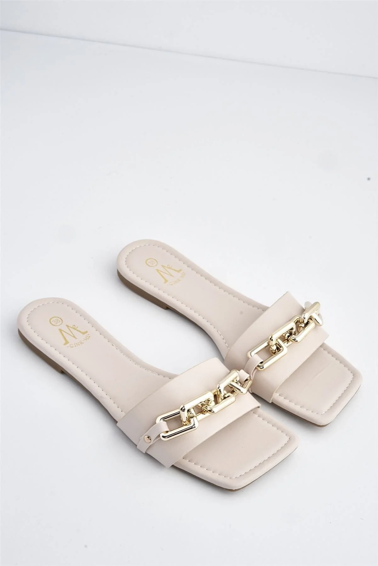 Harlow Statement Chain Flat Sandal in Nude - Image 6