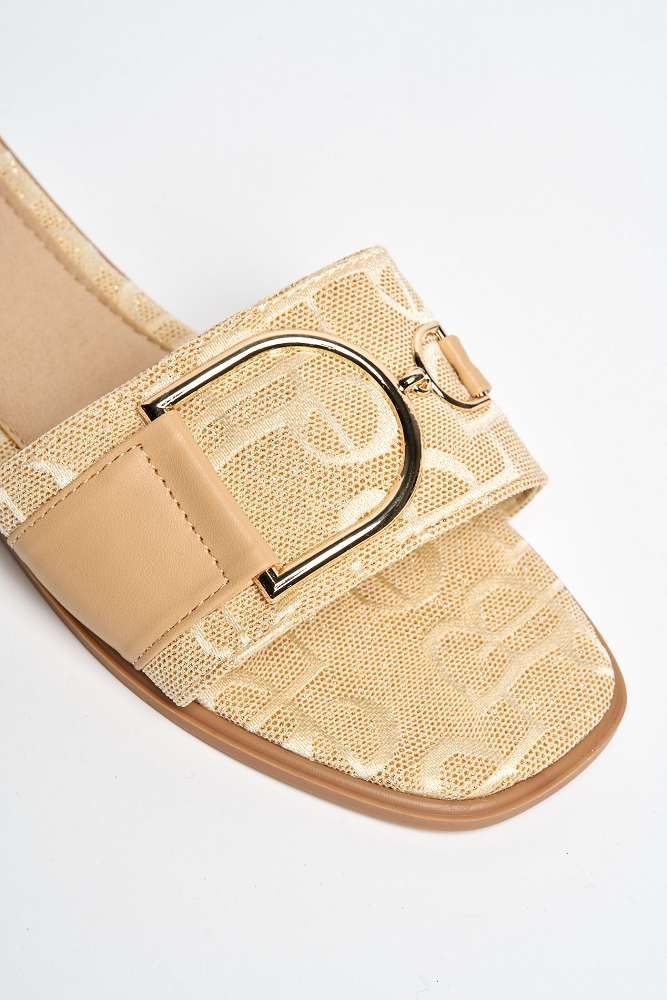 Harpey D-Link Flat Sliders in Beige - Image 6