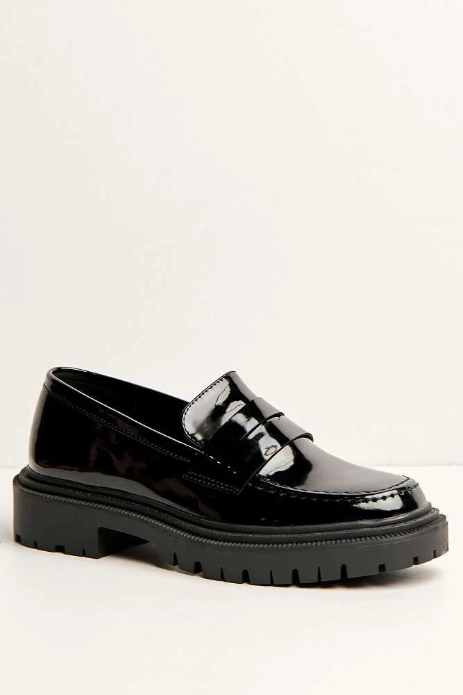 Hinata Panel Cleated Front Loafer in Black - Image 5