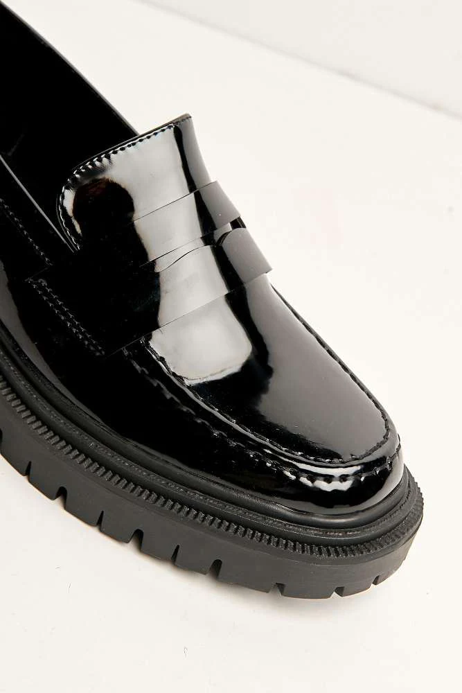 Hinata Panel Cleated Front Loafer in Black - Image 6