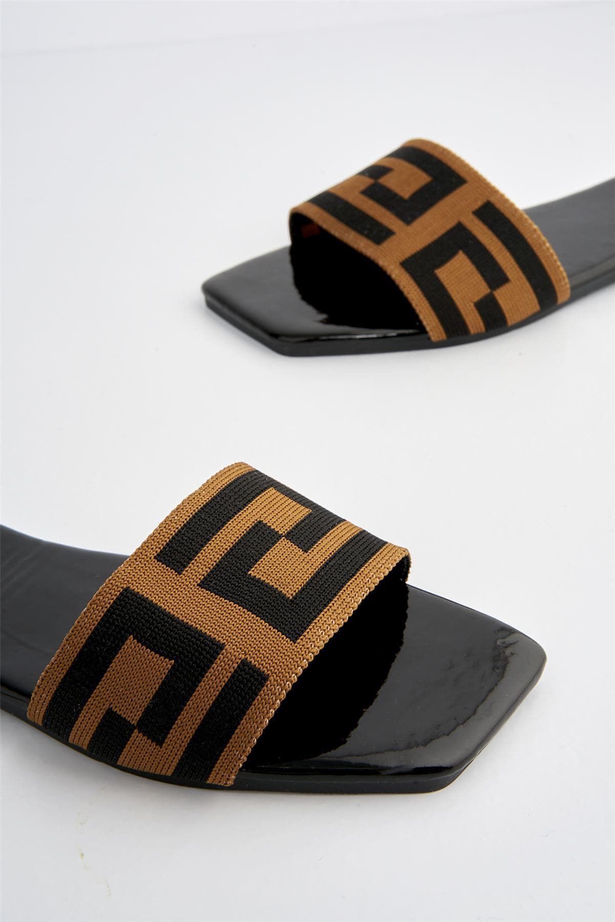 CoverGirl Pattern Band Slider in Black Patent - Image 5