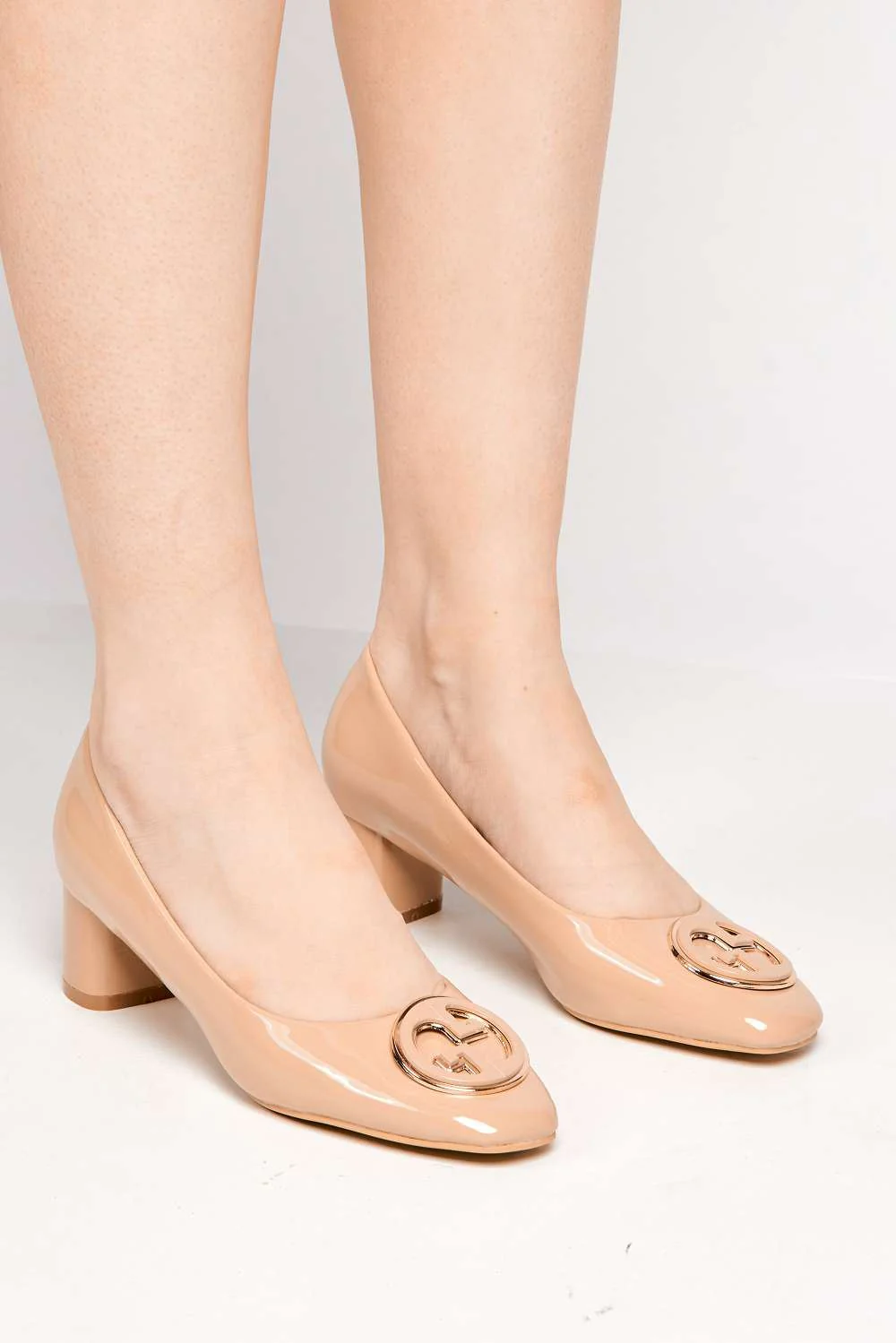 Katty Brooch Detail Block Heel Court Shoes in Nude Patent