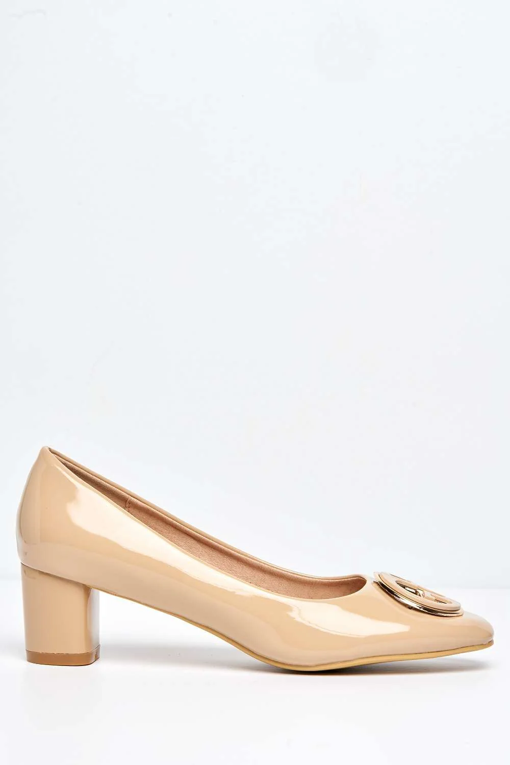 Katty Brooch Detail Block Heel Court Shoes in Nude Patent - Image 5