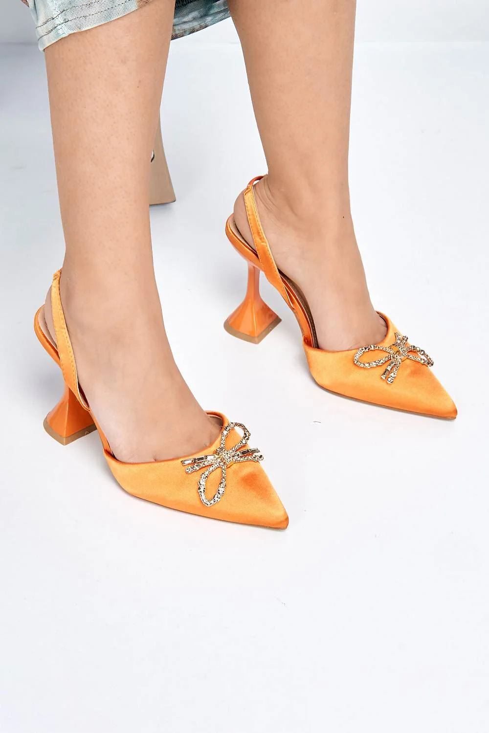 Leiria Diamante Bow Brooch Pointed Toe Spool Heel Court Shoe in Orange - Image 3