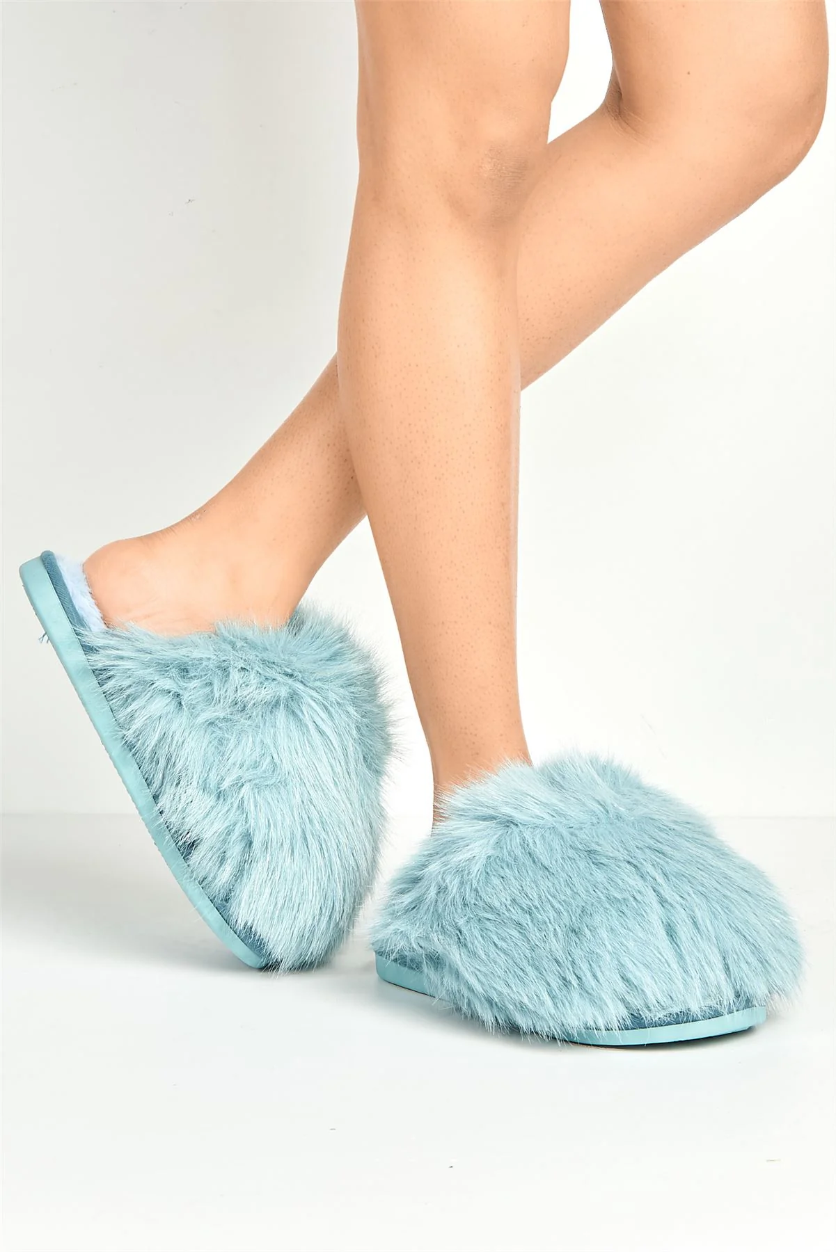 Lila Glitter Fluffy Slipper in Blue