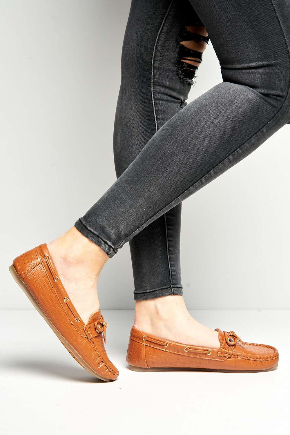 Marvi Bow Detail Patterned Flat Loafers in Camel - Image 3