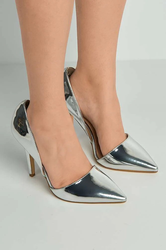 Milaya Cut-out Side Pointed Toe Court Shoes in Silver Metallic - Image 2