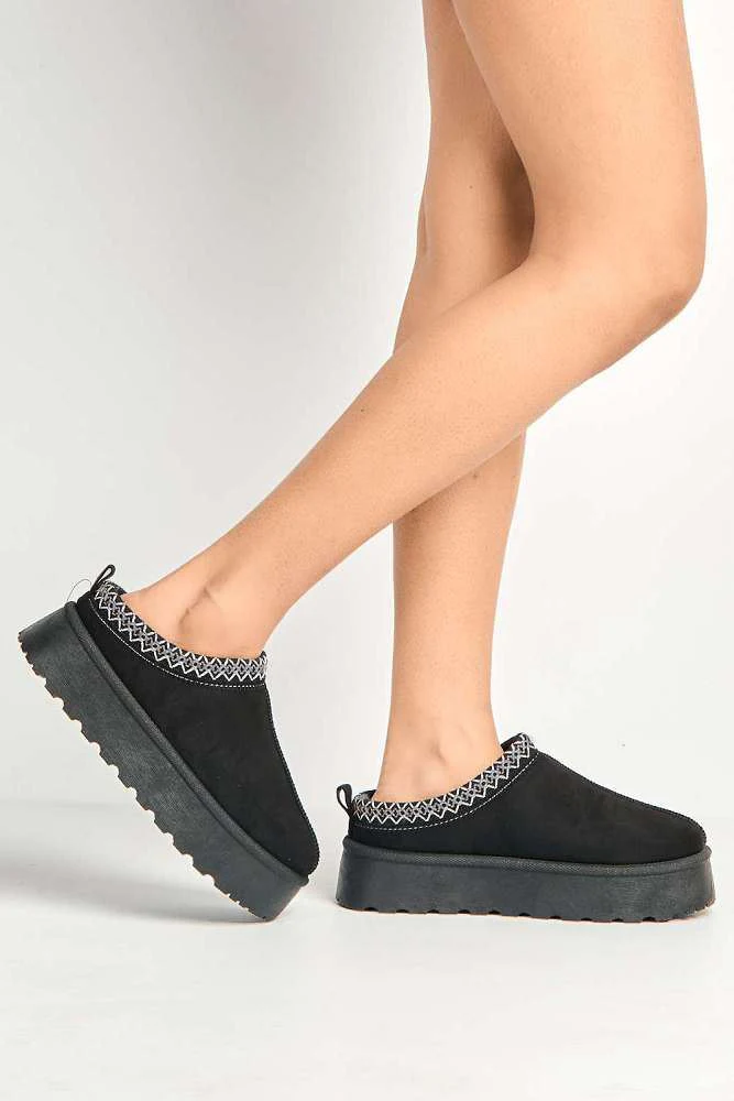 Milo Kids Flatform Fluffy Slippers in Black - Image 3