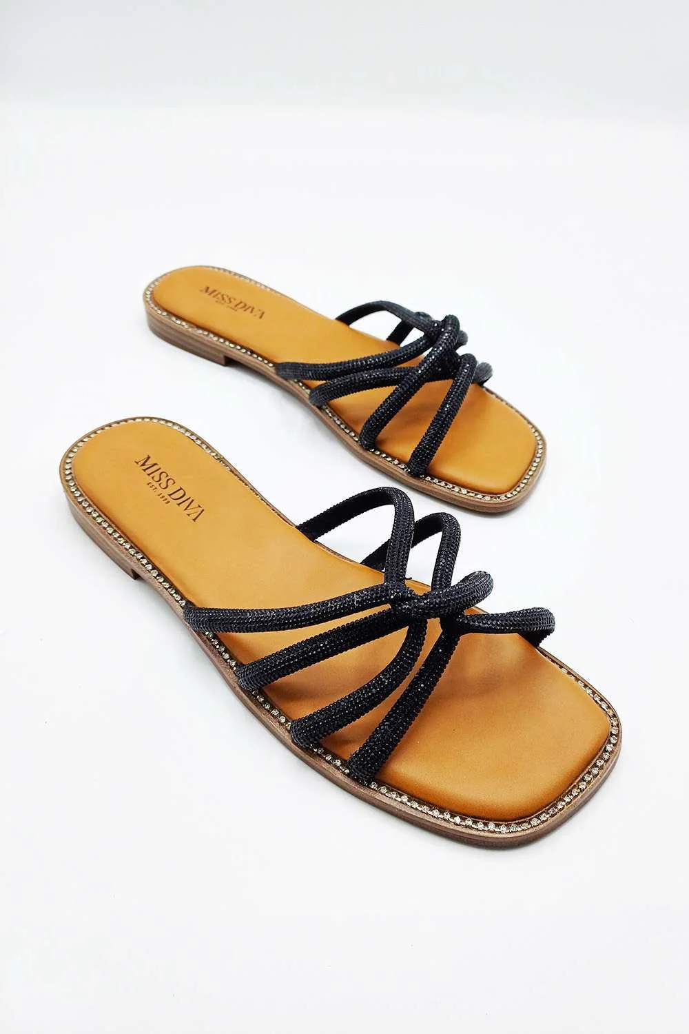 Minerva Diamante Plaited 3 Strap Sliders in Black - Image 6