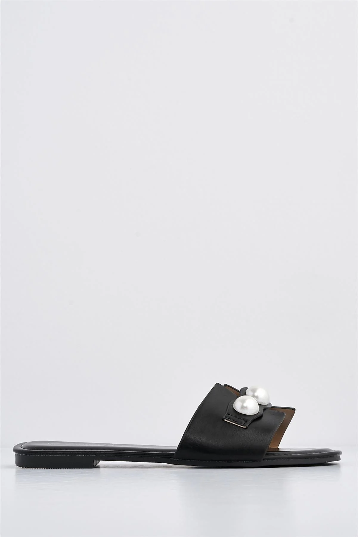 Pearl Flat Sandal in Black - Image 4